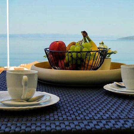 Apartment Ivona With Beautiful Seaview Makarska Esterno foto