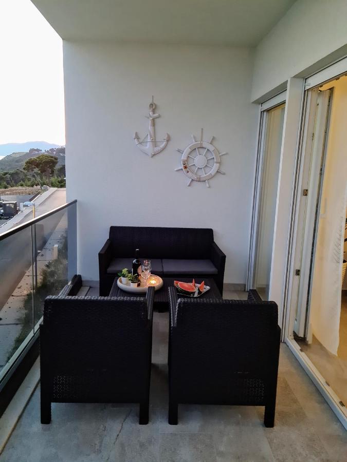 Apartment Ivona With Beautiful Seaview Makarska Esterno foto